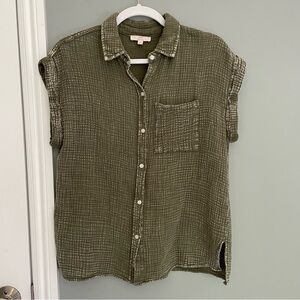 3 for $30 | Como Vintage Olive Green Gauze Cuffed Short Sleeve Button Down Shirt